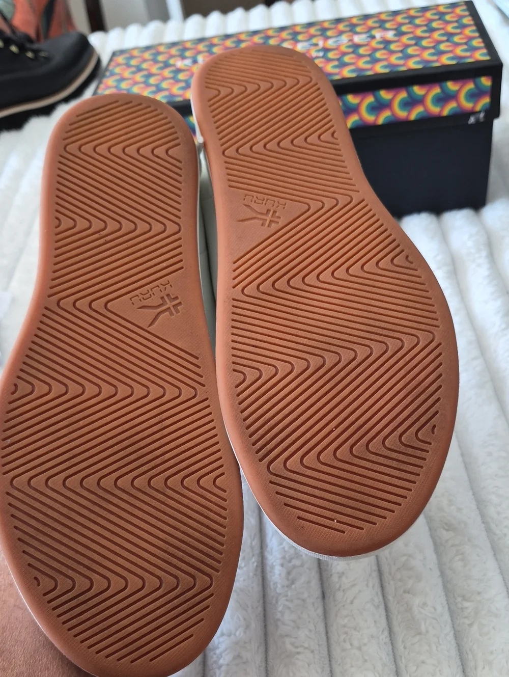 KURU CLOUD ROAM WOMEN'S SZ 8 M SNEAKERS $159